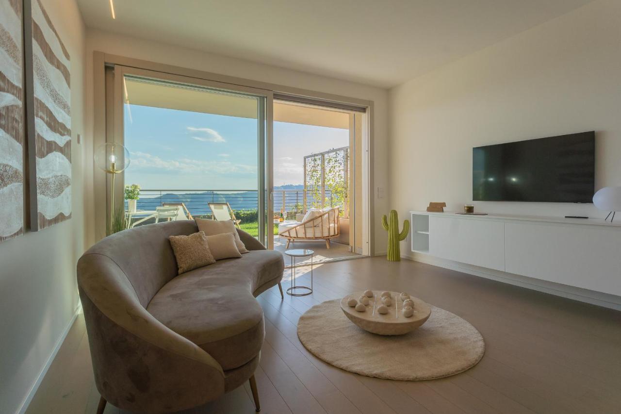 La Vista Bonita By Rent All Como Exterior photo